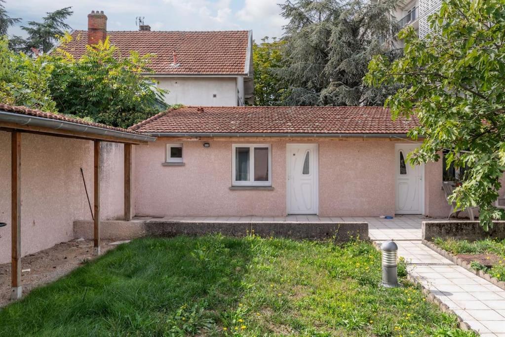 Апартаменты Lumignons Lyonnais - Doua Вийёрбан Экстерьер фото
